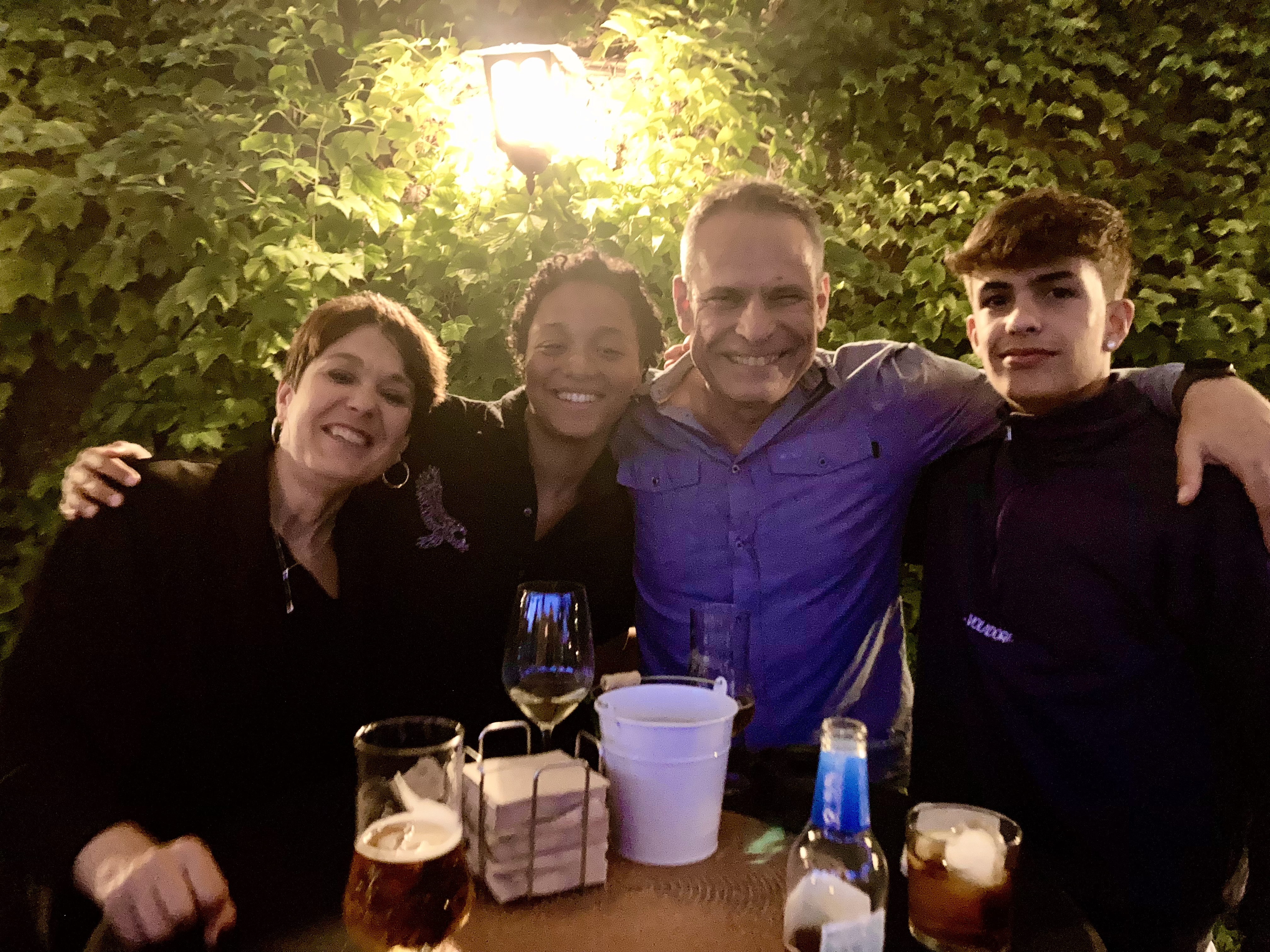 Foto%20Familia_%20Mikayla%20&%20host%20family Foto%20Familia_%20Mikayla%20&%20host%20family